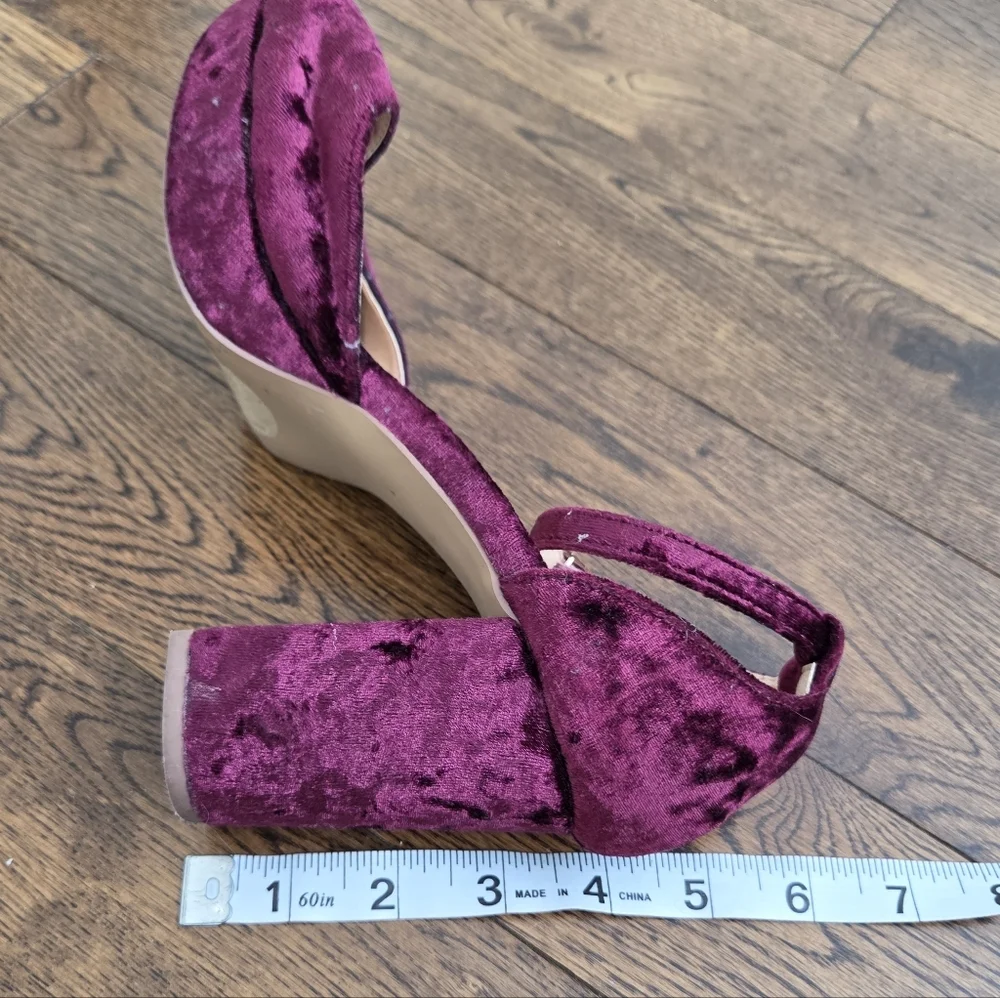 Lulus Reegan Wine Crushed Velvet Platform Heels Size 7